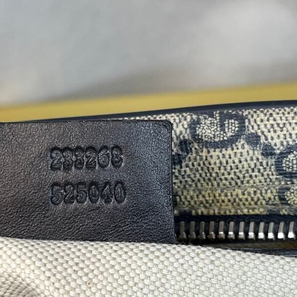 Gucci Blue Crossbody Bag with Iconic Design - Picture 8 of 11